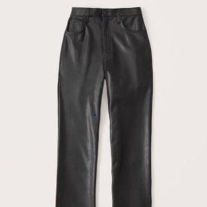 A & F / 90's Straight - Ultra High Rise - Curve Love - Vegan Leather / 4